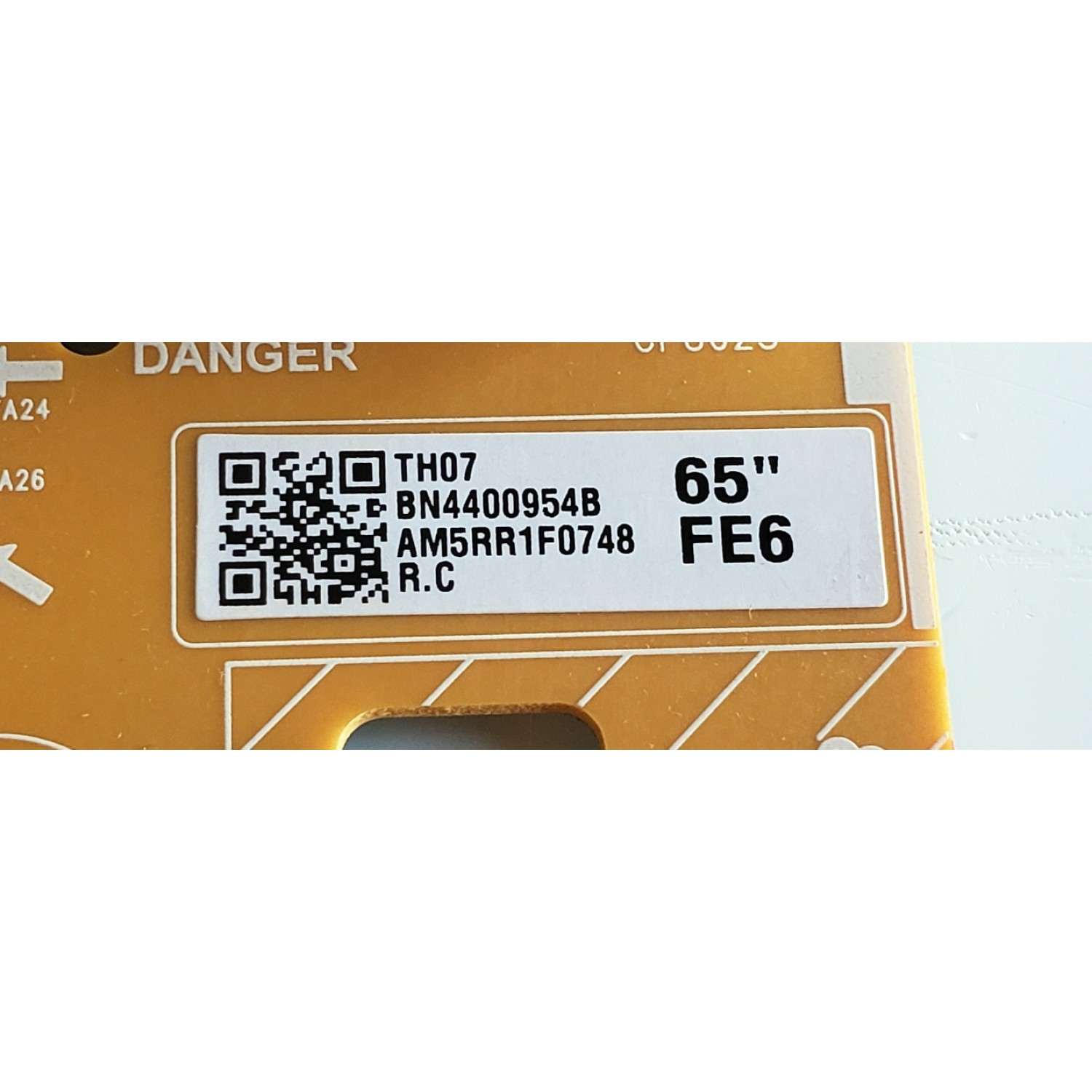 FUENTE DE PODER PARA TV SAMSUNG / NUMERO DE PARTE BN4400954B / BN44-00954B / F65E6_RHS / FE6 / MODELOS LH65W / LH65WMRWBGCXZA / LH65Q / LH65QBRNBGCXGO / LH65QBREBGCXZA / LH65QBRBBGCXGO - Imagen 4