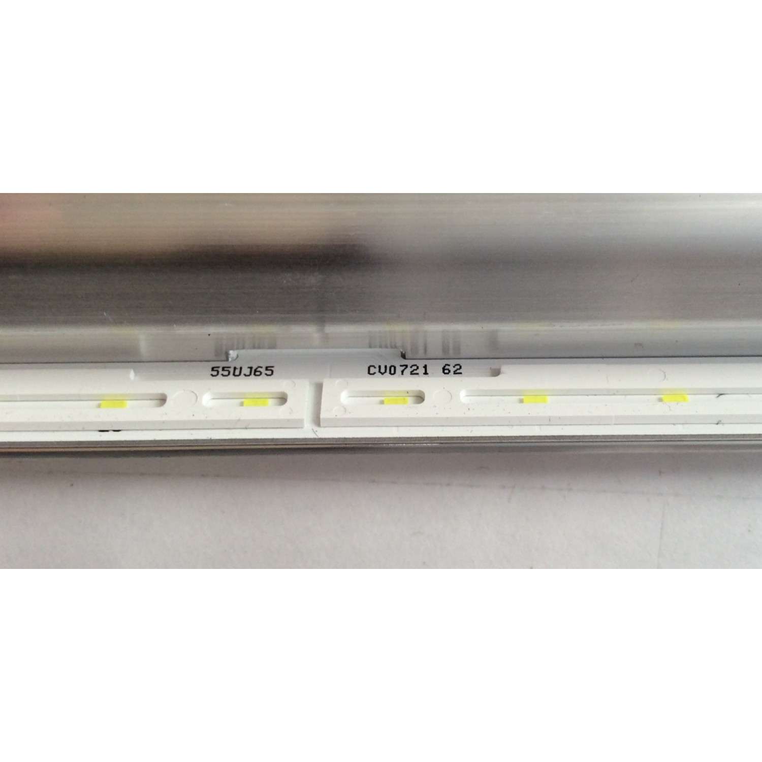 LED PARA TV LG (1 PIEZA) / NUMERO DE PARTE 55UJ65 / MAK63869801 / LGE_17Y 55UJ65 1907 54LED_L_TYPE_REV0.9 / LGE_17Y 55UJ65 1907 54LED_R_TYPE_REV0.9 / PANEL HC550EGG / HC550EGG-ABSR4-214X / MODELO 55UK6500AUA / 55UJ6540-UB / ((MEDIDAS 1.21M x 09CM)) - Imagen 2
