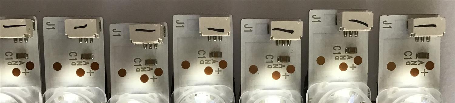 KIT DE LED'S PARA TV TCL ( 8 PIEZAS ) / TCL-55D8-3030F2 / YHE-4C-LB5507-YH10J / 1-8X7-LX20190404 / PANEL LVU550NEBL / MODELO 55S525 - Imagen 2