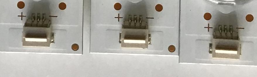KIT DE LED'S PARA TV KELLEY (3 PIEZAS) / JL.D40081330-020AS-M / 4640WW009 / 17AD630 / PANEL LVF400PDE E1 V12 - Imagen 3
