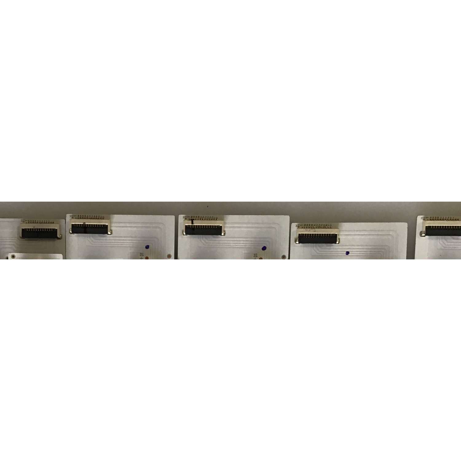 KIT DE LED'S PARA TV TCL (16 PIEZAS) / 4C-LB5512-YH04J / 4C-LB5512-YH03J / TCL_GIC_55V6  / L_12EA_3030_NC20180308 / PANEL LVU550NDBL / MODELO 55R613 - Imagen 2