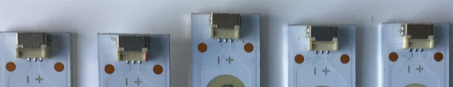 KIT DE LED'S PARA TV (5 PIEZAS) / NUMERO DE PARTE LB-DM3030-GJD3X555X9GB00-S / 210BZ09D0B334BM07X / 44T4T47GEJ8N / 55BB00 / PANEL TPT550U1-QVN05.U / MODELO NS-55710NA21 - Imagen 4