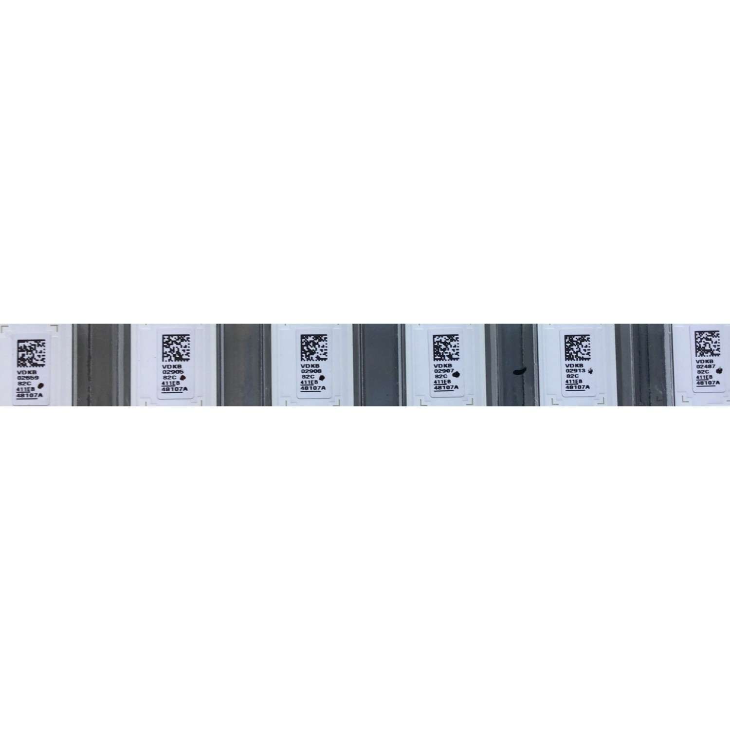 KIT DE LEDS PARA TV SAMSUNG NUEVOS / 48 PZ ORIGINAL / NUMERO DE PARTE BN96-48107A / Q70-82S-10EA-R00 / PANEL CY-TR082FLLV2H / MODELOS QN82Q70RAFXZA / QN82Q7DRAFXZA / QN82Q70RAFXZX / QE82Q77RAUX / QE82Q77RAUX / GQ82Q70RGTX / QE82Q70RAUXUA / QE82Q70RAUXCE  - Imagen 3