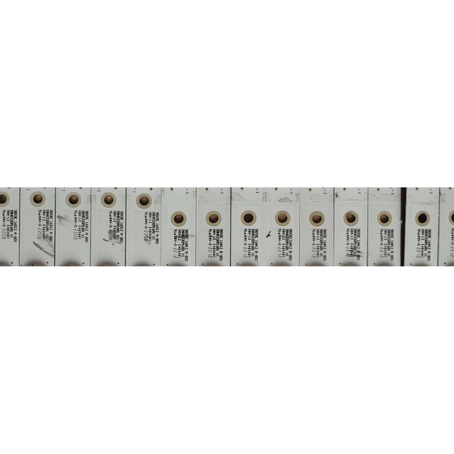 KIT DE LEDS PARA TV TCL (24 PZ) / NUMERO DE PARTE 98HR330M16B1 V1 / 98HR330M16A1 V1  / B0101-000333  / 220324/00612 / B0101-000332 / 98X9C 16X12 A-B01 / 98X9C 16X12 B-B01 / PANEL LVU980NDJL CD9W02 V1 / ST9751D01-2 VER.2.1 / MODELO 98R75( - Imagen 3