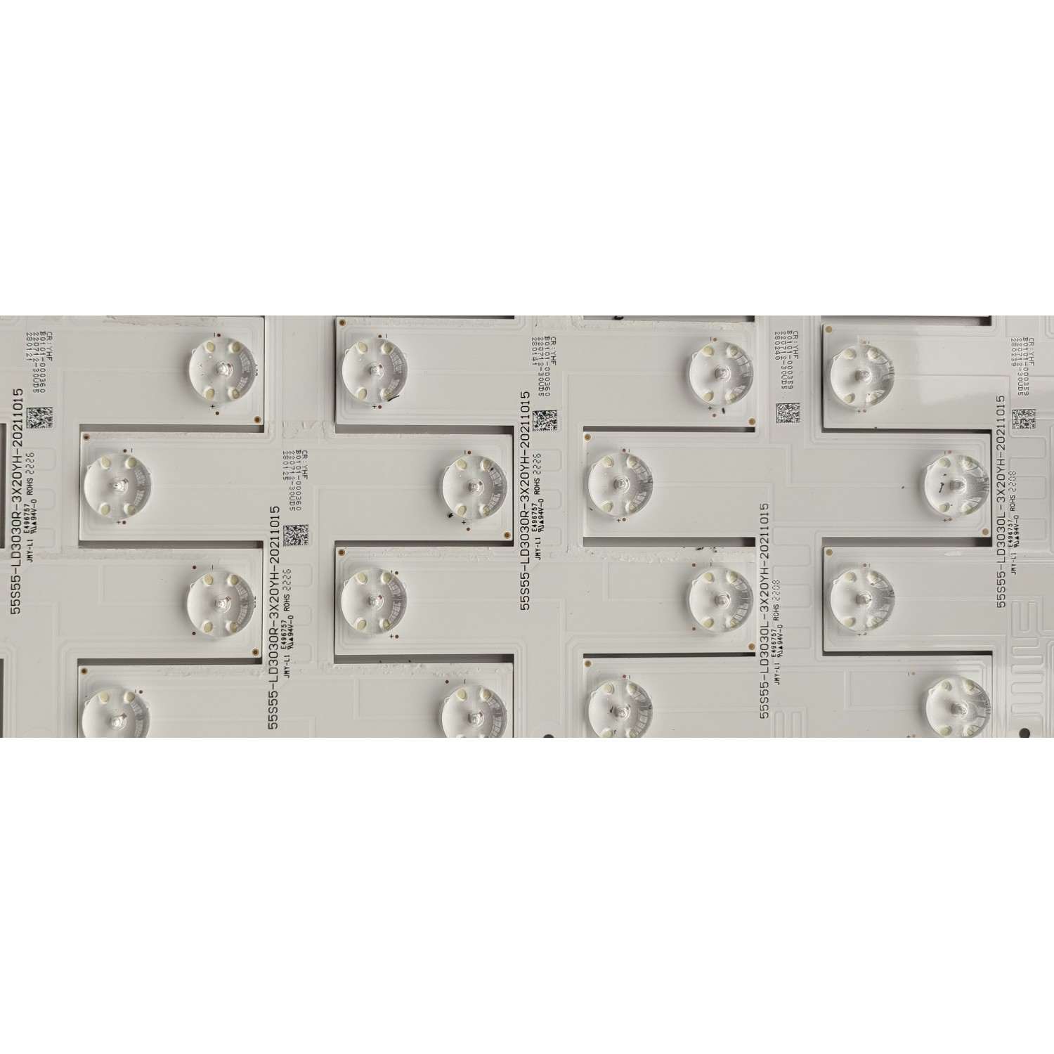 KIT DE LEDS PARA TV TCL (6 PZ) / NUMERO DE PARTE 55S55-LD3030L-3X20YH-20211015 /  55S55-LD3030R-3X20YH-20211015 / B0101-000359 / 220712-30UD5 / 280243 / DISPLAY ST5461D18-2 VER.2.1 / MODELO 55S555 - Imagen 3