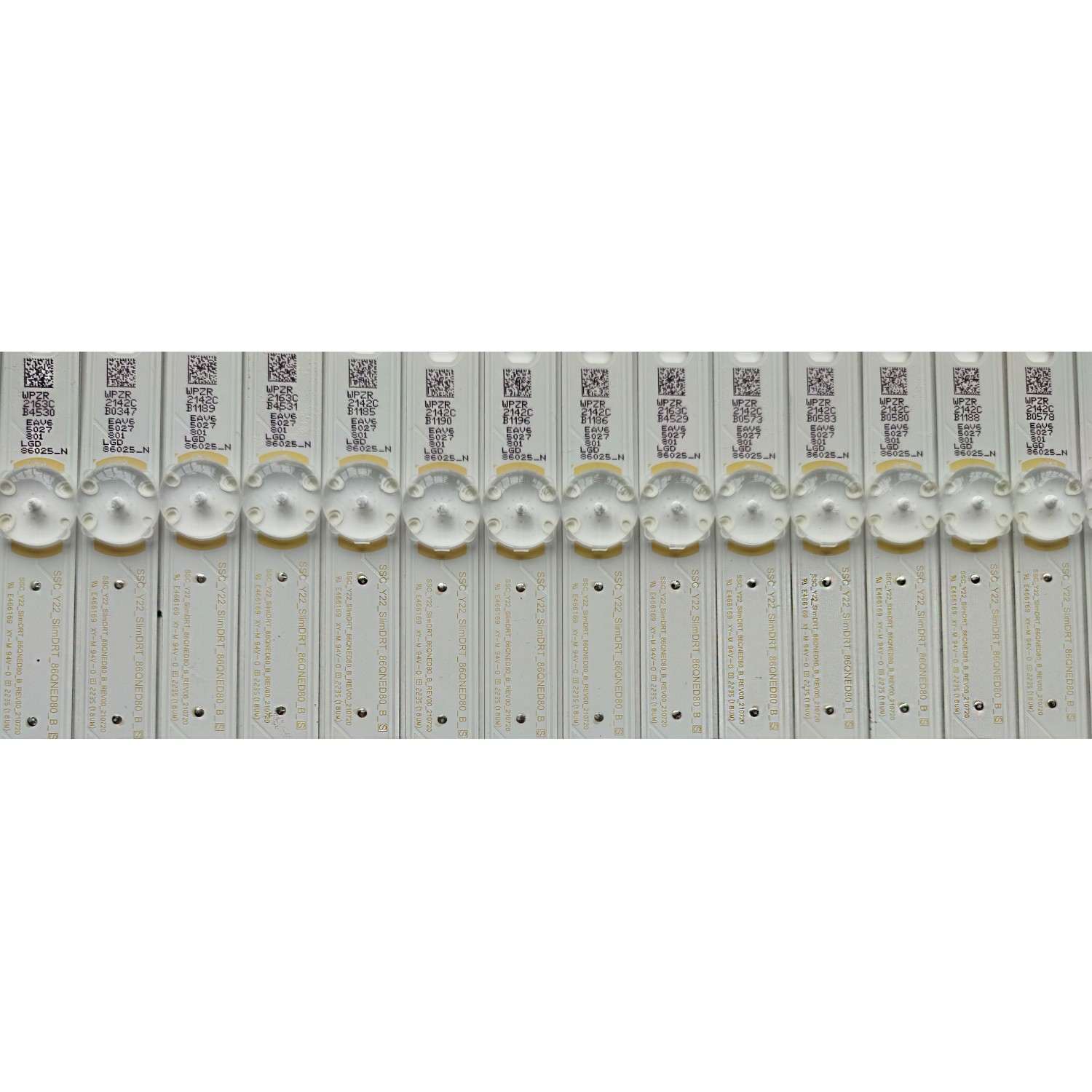 KIT DE LED'S PARA TV LG ((72 PIEZAS)) / NUMERO DE PARTE EAV65027701 / EAV65027801 / SSC_Y22_SLIMDRT_86QNED80_A_S / SSC_Y22_SLIMDRT_86QNED80_B_S / PANEL NC860DQD-AALH1 / DISPLAY LC860DQR (SP)(A1) / MODELO 86QNED80UQA / 86QNED80UQA.BUSYLKR - Imagen 2