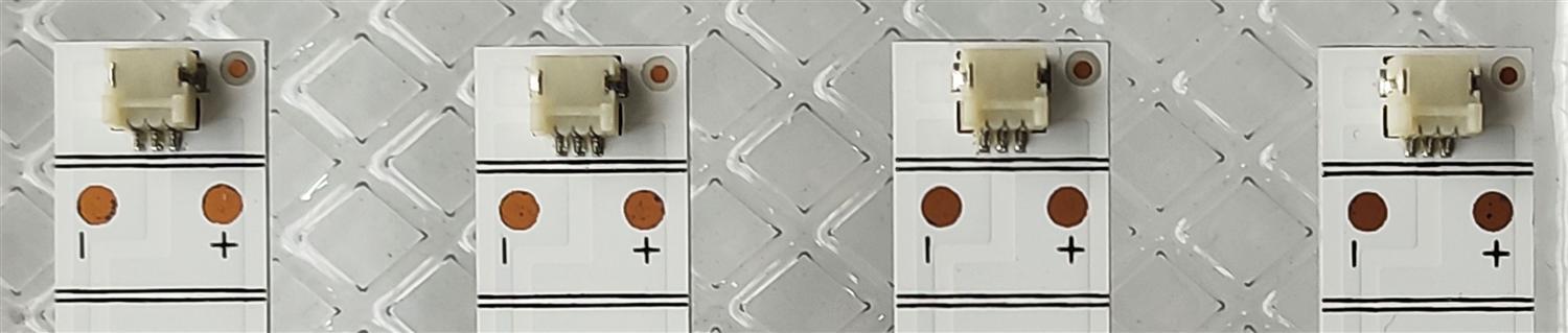 KIT DE LEDS NUEVOS PARA TV HISENSE ORIGINAL 4 PIEZAS / NUMERO DE PARTE JL.D550A1330-003BS-M_V01 / 2021020401 / HD550Y1U62-T0L6 / 1258694 / MODELOS 55R6G / 55A6G / 55R6095G5 / 55R6070G / 55E7HQ / 55A6H / 55A65H / 55R7G5 / 55C350KU / 55C350LU - Imagen 4