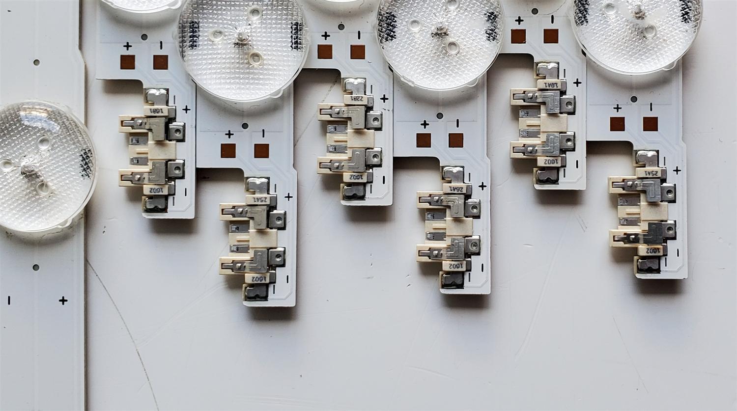 KIT DE LED'S PARA SAMSUNG ((12 PIEZAS)) / NUMERO DE PARTE 38893A / 38894A / LM41-00099A / LM41-00099G / SAMSUNG_2014SVS55_3228_L07_REV1.1_140111 / SAMSUNG_2014SVS55_3228_R05_REV1.1_140111 / MODELOS UN55H / HG55 / LH55 / UE55 / MAS MODELOS EN DESCRIPCIÓN - Imagen 4