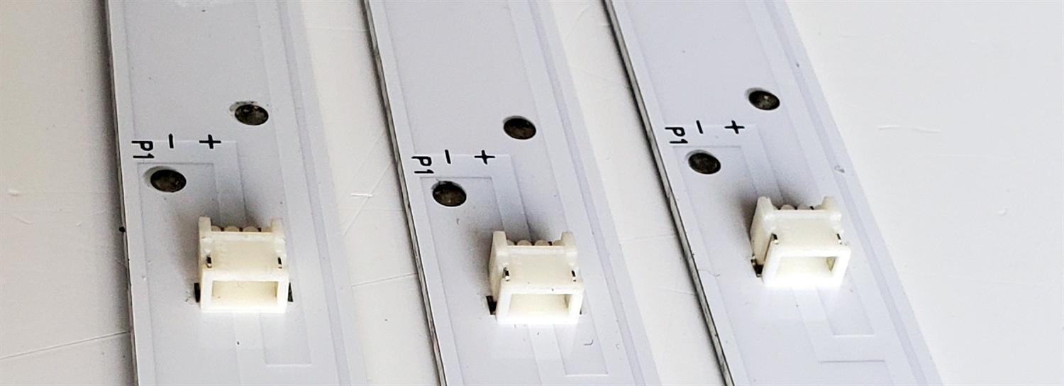 KIT DE LEDS PARA TV WESTINGHOUSE ORIGINAL 3 PIEZAS / NUMERO DE PARTE 55HR332M12AG V0 / 55HR332M12AG 55N1 12X3 OM -A15 / 230101023440 / PANEL HK550WLEDM-JHA0H / DISPLAY PT550GT01-1 / PT550GT05-1 / MODELOS WR55UT4210 / WR55UT4212 / WR55UX4212 - Imagen 3