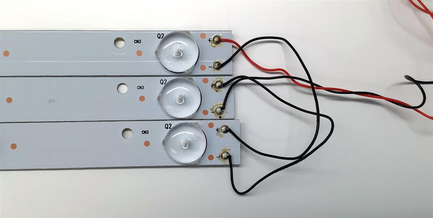 KIT DE LED'S PARA TV SEIKI ((3 PIEZAS)) / NUMERO DE PARTE GKB7.820.3813 / 3238-T2-S / E334789 / LTE32368 / 5.948.3009 / 151023-A0K34-JMD-J9-11 / MODELOS SE32HY27 / SE32HY10 - Imagen 2