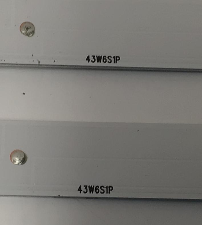 KIT DE LEDS PARA TV PHILIPS ORIGINAL 4 PIEZAS / NUMERO DE PARTE UDULEDWRE004 / UDULEDWRE004 REV 0.2 / 43W6S1P / MODELOS 43PFL5603/F7 / 43PFL5703/F7 - Imagen 3