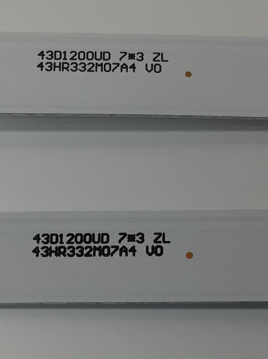 KIT DE LEDS PARA TV PANASONIC ORIGINAL / INCOMPLETO SOLO 2 PIEZAS / NUMERO DE PARTE 43HR332M07A4 V0 / 43D1200UD / HR-A9910-02837 / 4C-LB430T-HR8C / LE0RB2R0-D-K / PANEL LC430EQY(SM)(A3) / MODELO TC-43GX500H / KIT CONSTA ORIGINALMENTE DE 3 PIEZAS - Imagen 3
