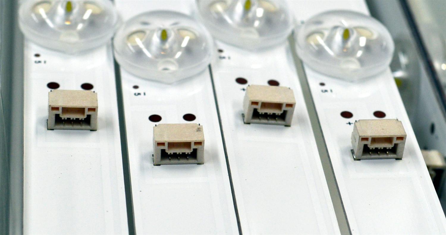 KIT DE LEDS ORIGINAL NUEVOS PARA TV XIAOMI 4 PIEZAS / NUMERO DE PARTE 55HR332M11A1 V0 / 55D6100M / 4C-LB550T-HR24C / 55D6100M 11*4 / 55HR332M11A1 / LJ2A10R2C / 231225 / MODELO L55M8-A2LA - Imagen 4