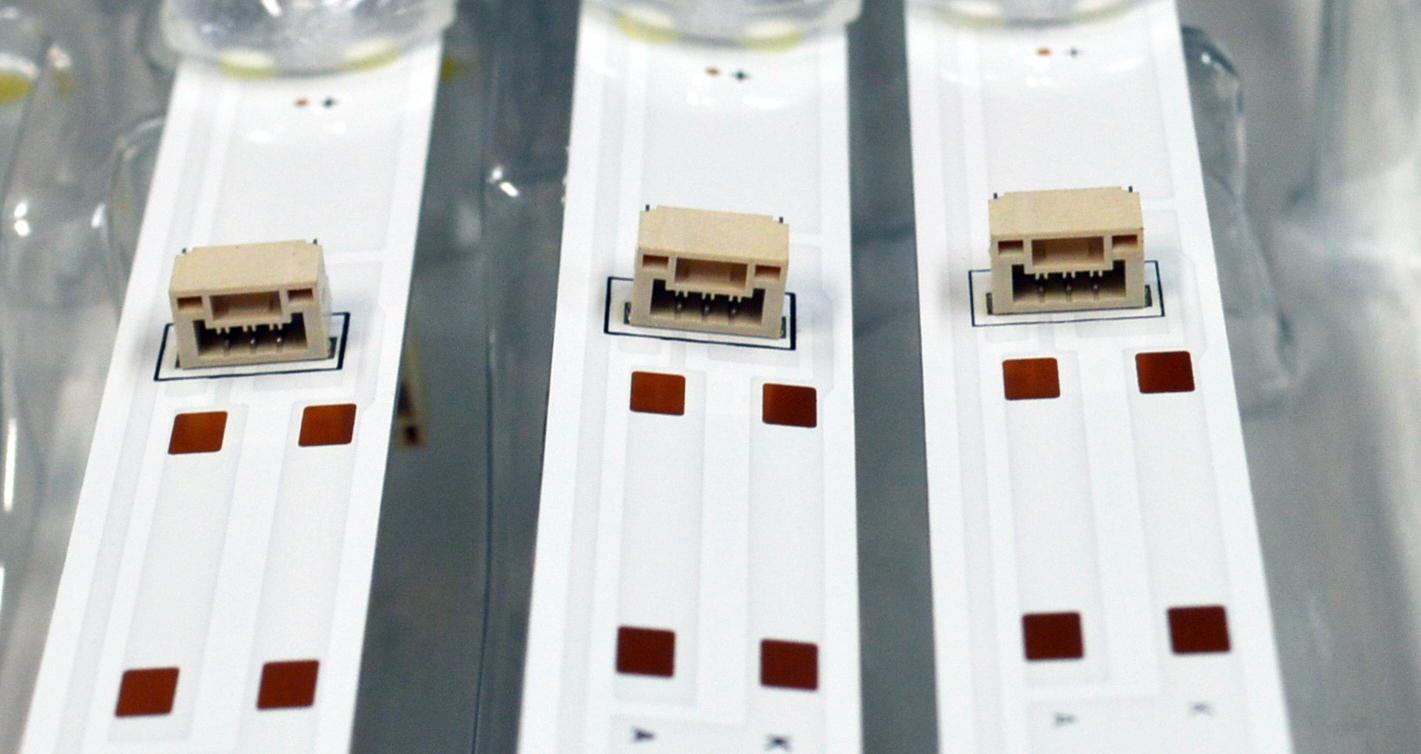 KIT DE LEDS ORIGINAL NUEVOS PARA TV LG 3 PIEZAS / NUMERO DE PARTE TCL50D11-ZC62AG-03D / 303TC500036D / 4C-LB500T-ZC8C / TC500M26 / 231128BC07 / 2300022353 / E469119 / PANEL LVU500CGDX E0001 / MODELO 50UP7000PUA / 50UP7000PUA.CUSYLH - Imagen 2