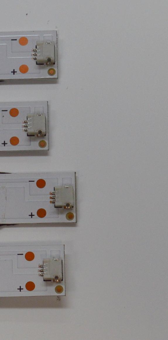 KIT DE LEDS ORIGINAL PARA TV HISENSE 4 PIEZAS / NUMERO DE PARTE JL.D550A1330-003AS-M / JL.D550A13330-003AS-M_V02 / FZD-03E348124HN / 1205904 / D210110 / MODELO 55H6F - Imagen 2