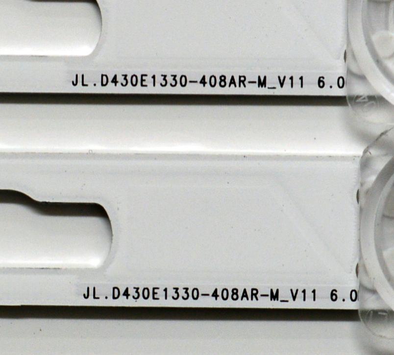 KIT DE LEDS ORIGINAL PARA TV SAMSUNG 4 PIEZAS / NUMERO DE PARTE BN96-58282A / BN96-58283A / JL.D430E1330-408AL-M_V11 6.0 / JL.D430E1330-408AR-M_V11 6.0 / 58282A / 58283A / PANEL CY-BD043HGAV2H / DISPLAY T430QVN03.P / MODELO UN43DU7200DXZA AB06 - Imagen 5