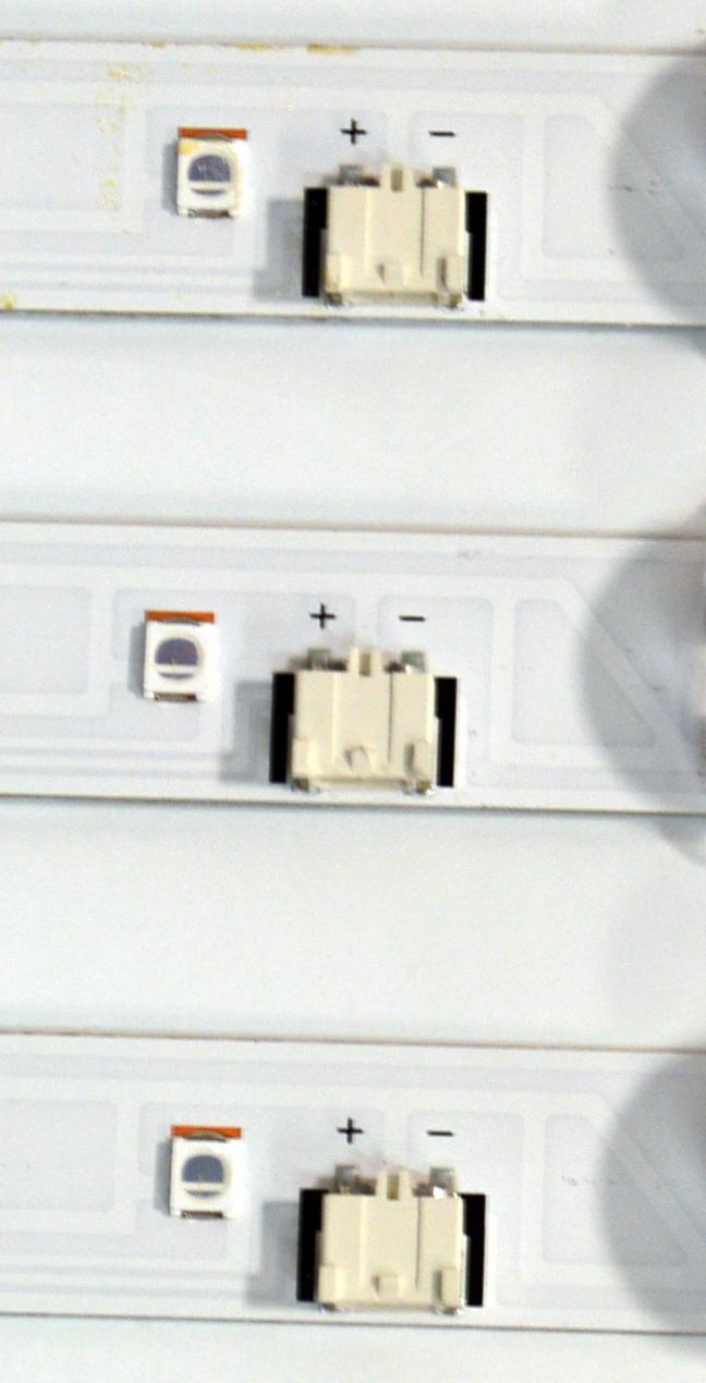 KIT DE LEDS ORIGINAL PARA TV SAMSUNG 6 PIEZAS / NUMERO DE PARTE BN96-60381A / BN96-60380A / JL.D750M1330-408CL-M_V13 5.0 / JL.D750M1330-408CR-M_V13 5.0 / 60381A / 60380A / PANEL CY-BF075HGHV8H / DISPLAY ST7461D03-9 V2.1 / MODELO UN75U8000FDXZA - Imagen 2