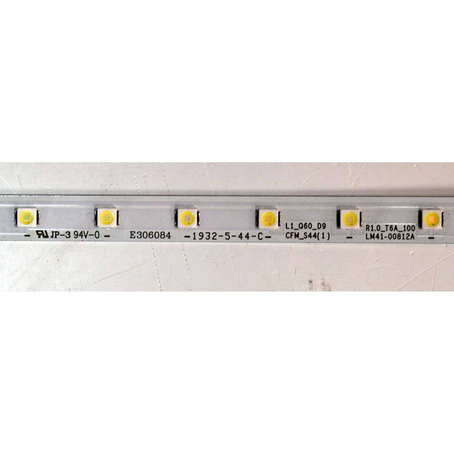 KIT DE LEDS ORIGINAL NUEVOS PARA TV SAMSUNG 2 PIEZAS / NUMERO DE PARTE BN96-48258A / LM41-00812A / L1_Q60_D9_CFM_S44(1) / R1.0_T6A_100 LM41-00812A / 48258A / MODELO QA49LS03 / QA49Q60R / QN49Q6D / GQ49Q60R / QN49LS01R / QE49Q64R / QE49Q65R / QE49Q67R - Imagen 3