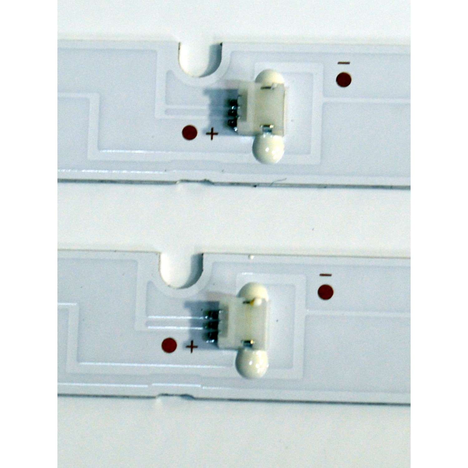 KIT DE LEDS ORIGINAL PARA TV JVC 2 PIEZAS / NUMERO DE PARTE JJ-0680-D24030401EM-S / 035-236-3030-11 / T220N3NWA75 / 230925JA5 / PANEL LVW240CMDO / DISPLAY V236BJ1-P01 REV.CB / MODELO SI24R - Imagen 3