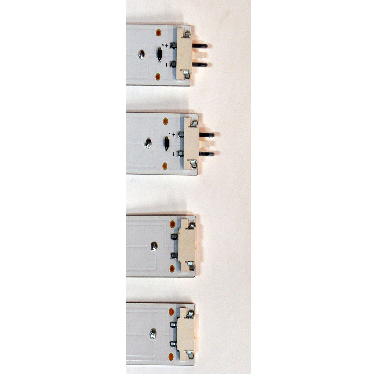 KIT DE LEDS ORIGINAL PARA TV LG 4 PIEZAS / NUMERO DE PARTE EAV30055001 / EAV30054901 / LEDAZ_Y25_0D30_DRT_55UA75 H / LEDAZ_Y25_0D30_DRT_55UA75_REV00_214021_A_BAR / PANEL NC550DQG-AAPH3 / DISPLAY LC550EQC (ST)(A1) / MODELO 55UA8000PSB / 55UA8000PSB.BWMYLKR - Imagen 2