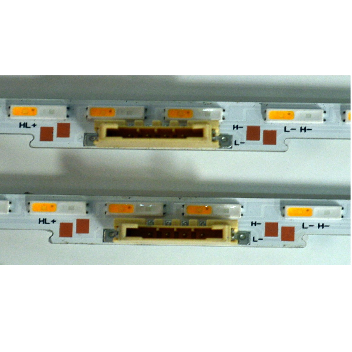 KIT DE LEDS ORIGINAL PARA TV SAMSUNG 2 PIEZAS / NUMERO DE PARTE 65Q60A / 65Q60A/HU800F / PANEL CY-QF065RHAV1H / DISPLAY T650QVN08.V / BN96-60292A / MODELO QN65LS03FADXZA / QN65LS03FADXZA AA01 - Imagen 2