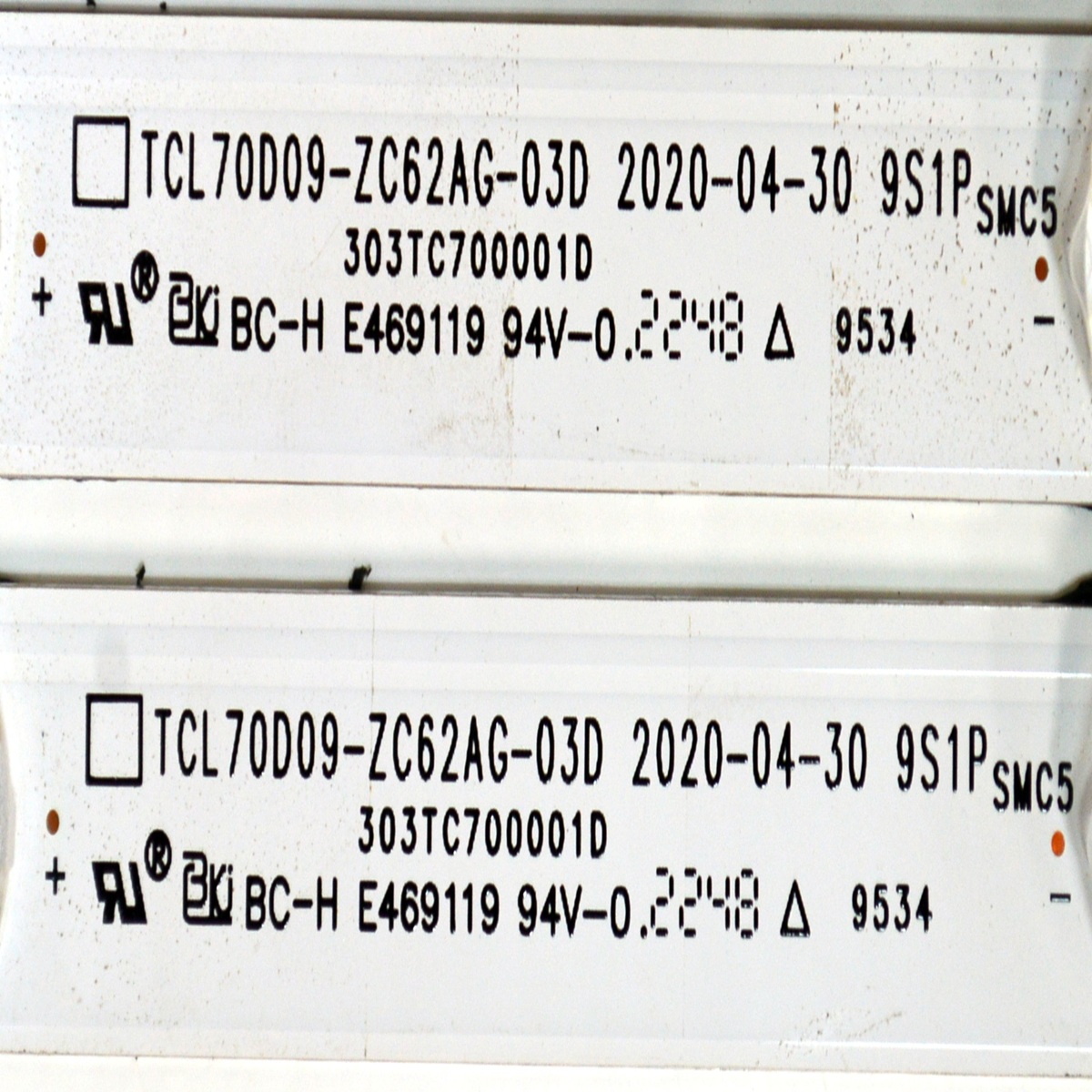 KIT DE LEDS ORIGINAL PARA TV DAWEOO 10 PIEZAS / NUMERO DE PARTE 303TC700001D / TCL70D09-ZC62AG-03D / 4C-LB700T-ZC1 / TC700M02 / MODELO DAW70UR - Imagen 2