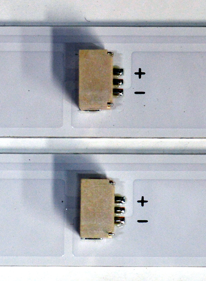 KIT DE LEDS ORIGINAL NUEVOS PARA TV 2 PIEZAS / NUMERO DE PARTE 40HR332M11N01 / 40HR332M11N01 V0 / 40D3100 / 11EAX2-E09 / 4L-ZX040T-HR009C / LV0A10R2C / MODELO 40" - Imagen 4