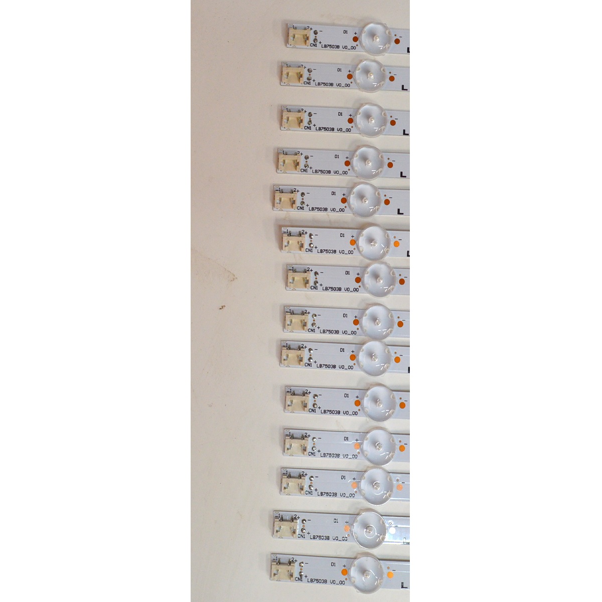 KIT DE LEDS ORIGINAL PARA TV SONY 14 PIEZAS / NUMERO DE PARTE LB7503B / LB7503B V0_00 / LS75DLS / 125Q7XBA7 / DISPLAY HV750QUB-F9M / MODELO K-75S20CM2 / K75S20CM2 - Imagen 2