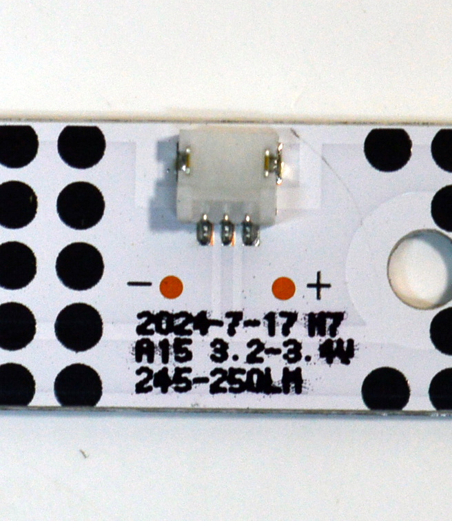 LED ORIGINAL PARA TV EVL 1 PIEZA / NUMERO DE PARTE MSG-MC-T395-T1-3030-2 / MSG-MC-T395-T1-3030-2.1-FW-16-A1 / PC67988C / 1.3.10704000332 / 2024-7-17-N7 / A15 3.0-3.4V / 245-250LM / PANEL PT400CT02-1 / DISPLAY PT400CT02-1 VER.1.0 / MODELO 40EVLSM - Imagen 2
