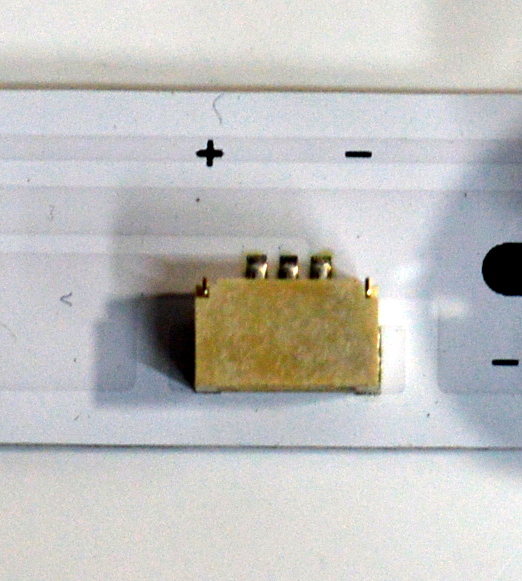 LED ORIGINAL PARA TV TCL 1 PIEZA / NUMERO DE PARTE 40HR332M14N01 / 40HR332M14N01 V1 / 40TL1P2 / 14EAX1-D09 / HY-7000(S) / 06NKH/LP2A09QPC / N0101-000747-C00 / PANEL LVF400NDEL / DISPLAY V400HBJ-P03 CG / MODELO 40Q3K - Imagen 2