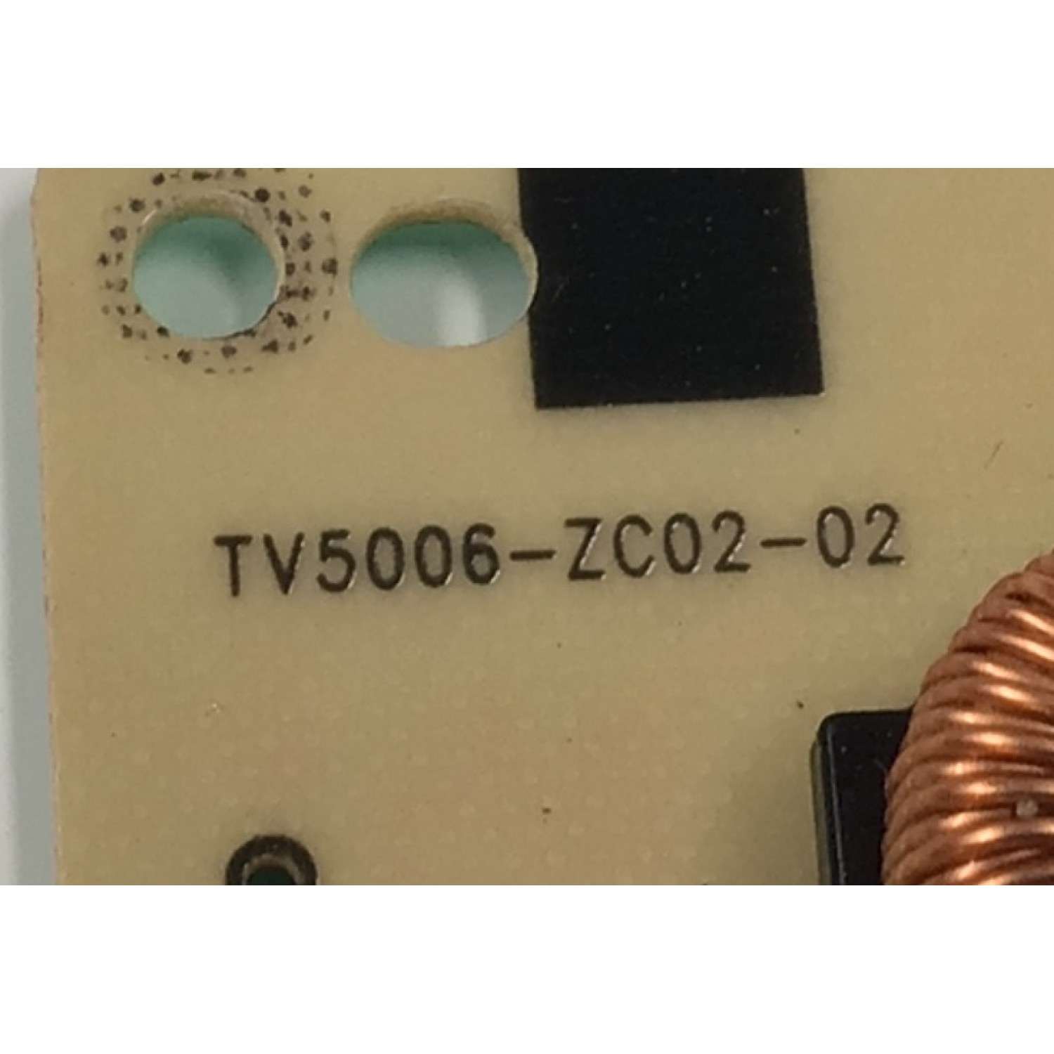 FUENTE DE PODER ORIGINAL PARA TV ONN  / NUMERO DE PARTE 514C5006M33 / TV5006-ZC02-02 / M33/2010068084/11 / 20200901 / 1010417303-03U86 / PANEL BOEA500WH1 / DISPLAY CC500PV5D VER.20 / MODELO 100012585 50" - Imagen 2