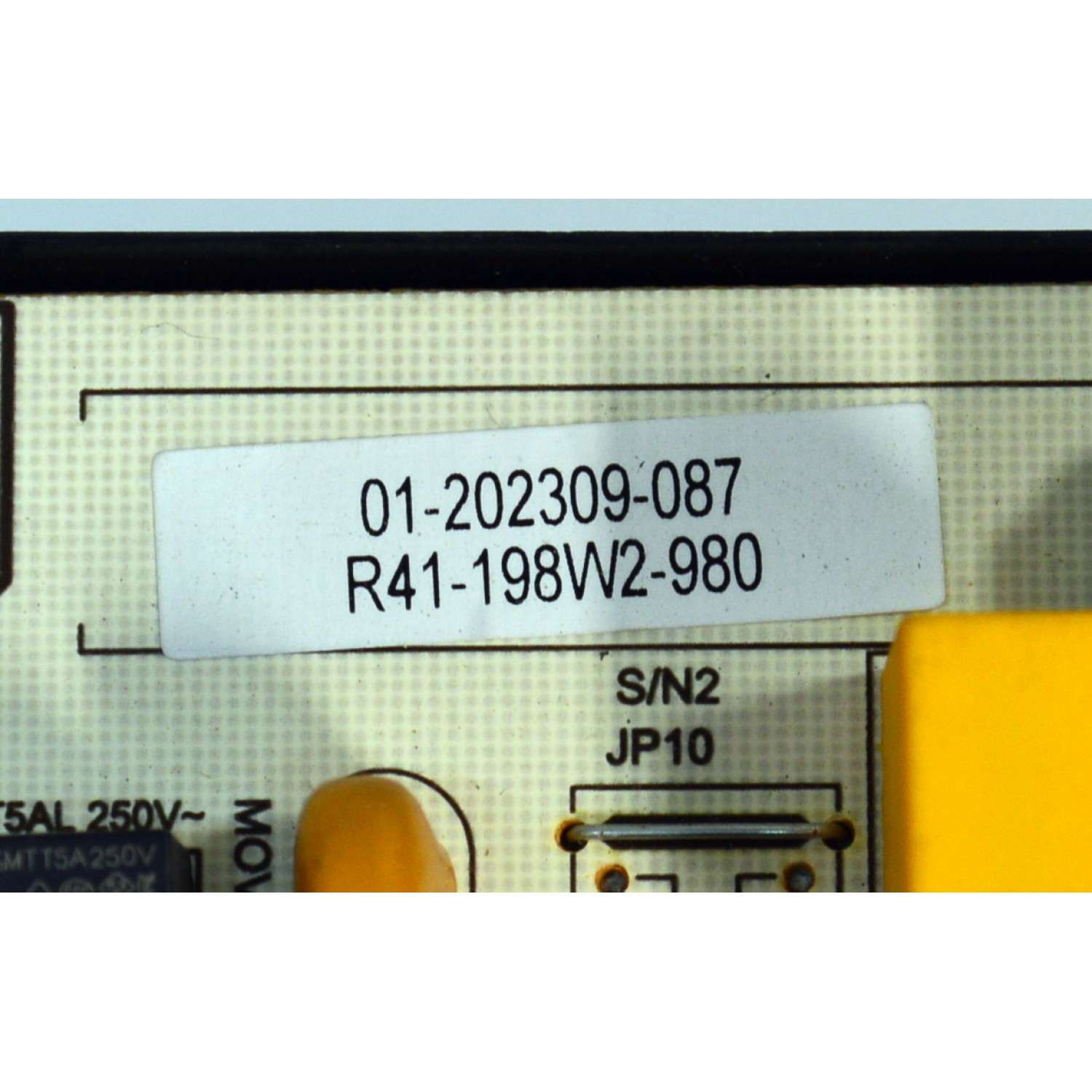 FUENTE DE PODER ORIGINAL PARA TV PROSCAN / NUMERO DE PARTE R41-198W2-980 / PW.A198W2.801 / 01-202309-087 / P23090268 / PANEL D70-C20 / DISPLAY JE695R3HC2LZX / MODELO PWOSU7045 - Imagen 3