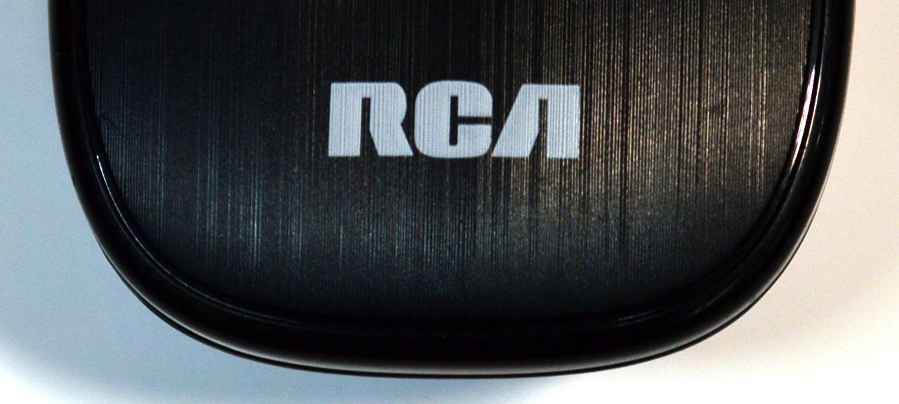 CONTROL REMOTO ORIGINAL RCA / PUEDE CONTROLAR HASTA 4 DISPOSITIVOS DIFERENTES COMO TELEVISORES / REPRODUCTORES DVD/BLU-RAY / DECODIFICADORES DE CABLE/SATELITE / REPRODUCTORES DE STREAMING / NUMERO DE PARTE RCR414BHE / R26211 / 5X18CX / RC36K / 3X49CX - Imagen 2