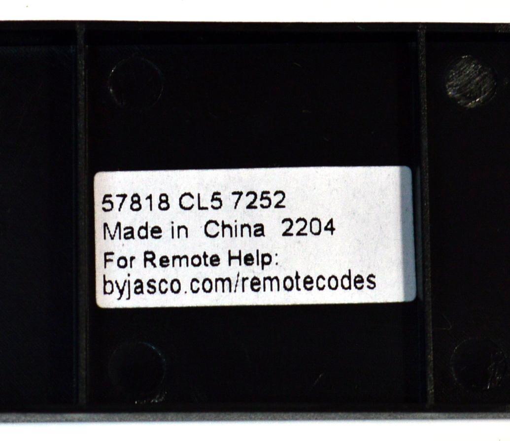 CONTROL REMOTO ORIGINAL NUEVO GE ULTRA PRO PARA OPERAR HASTA 4 COMPONENTES DIFERENTES  INCLUYENDO TV/BLU-RAY/DVD / RECEPTORES DE CABLE/SATELITE / BARRAS DE SONIDO / DISPOSITVOS DE STREAMING / COMPATIBLE CON VARIAS MARCAS / NUMERO DE PARTE 57818 / 67209 - Imagen 4