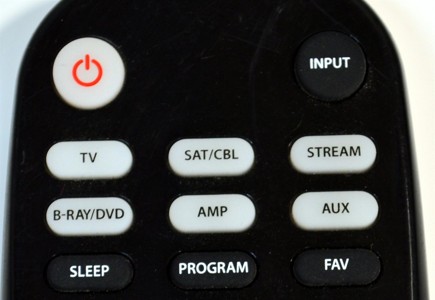 CONTROL REMOTO ORIGINAL BLACKWEB ES COMPATIBLE CON UNA AMPLIA GAMA DE MARCAS Y TIPOS DE DISPOSITIVOS / NUMERO DE PARTE BWB17AV002 / BWB17AV002 / PCL-1 / 1824A / P-17601 / PUEDE CONTROLAR 6 DISPOSITIVOS COMO TV/SAT/CBL/STREAM/BLU-RAY/DVD/AMP/AUX  - Imagen 5
