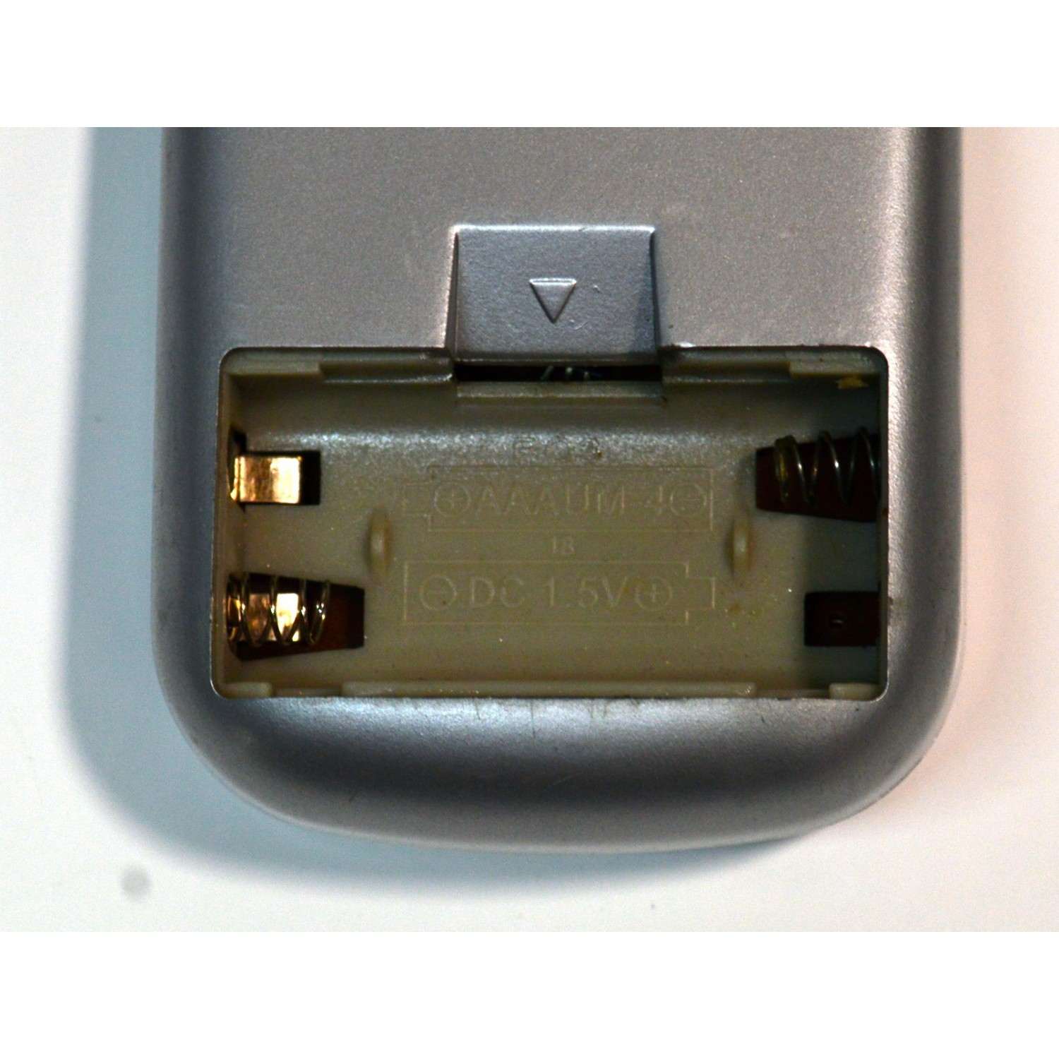 CONTROL REMOTO ORIGINAL PARA TV PROTRON / NUMERO DE PARTE 886-00188 / 886-00188-00000 / COMPATIBLE PARA TELEVISORES LCD / MODELO PLTV-26M / PLTV-27M / PLTV-32M / PLTV20 - Imagen 2