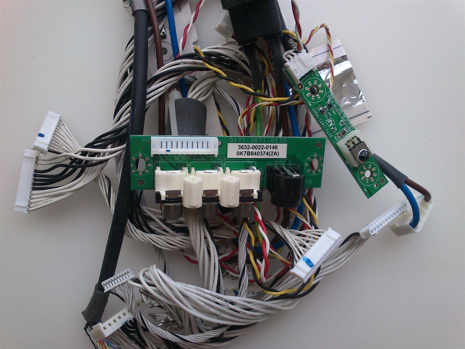 BOTONERA Y KIT DE  CABLES PARA VIZIO VX32LHDTV10A