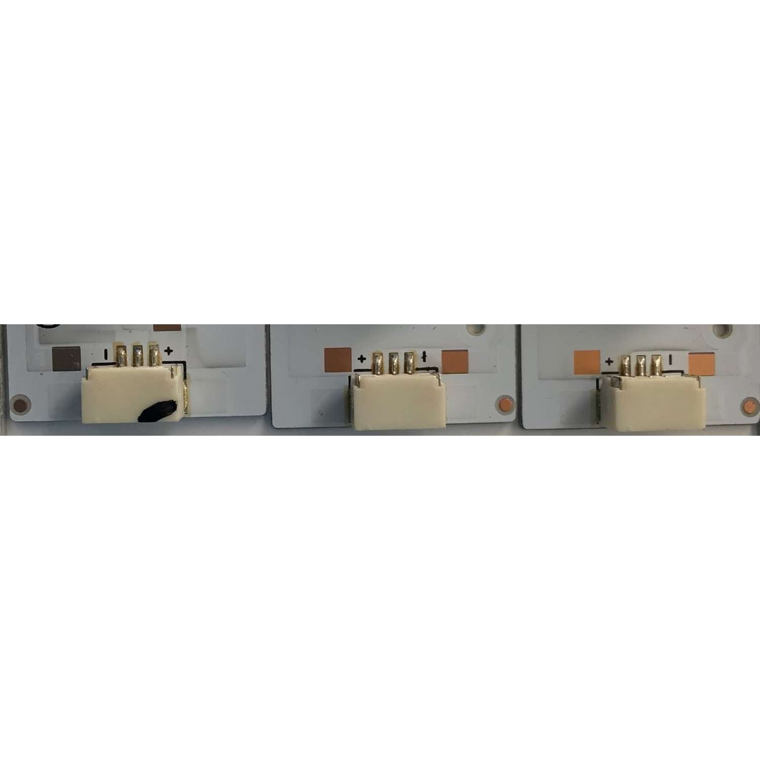 KIT DE LED'S PARA TV TCL (8 PIEZAS) NUMERO DE PARTE TOT-39B2600-8X5-5EA / TOT-39B2600-8X5-5EA-L-V1 / TOT-39B2600-8X5-5EA-R-V1 / 4C-LB390T-YHAL / 4C-LB390T-YHAR / 006-P1K3348B / 006-P1K3349B / QE5XE8 / PANEL LUW390AUT  E2  V4 / MODELOS L39B26001 / 39B2600 - Imagen 4