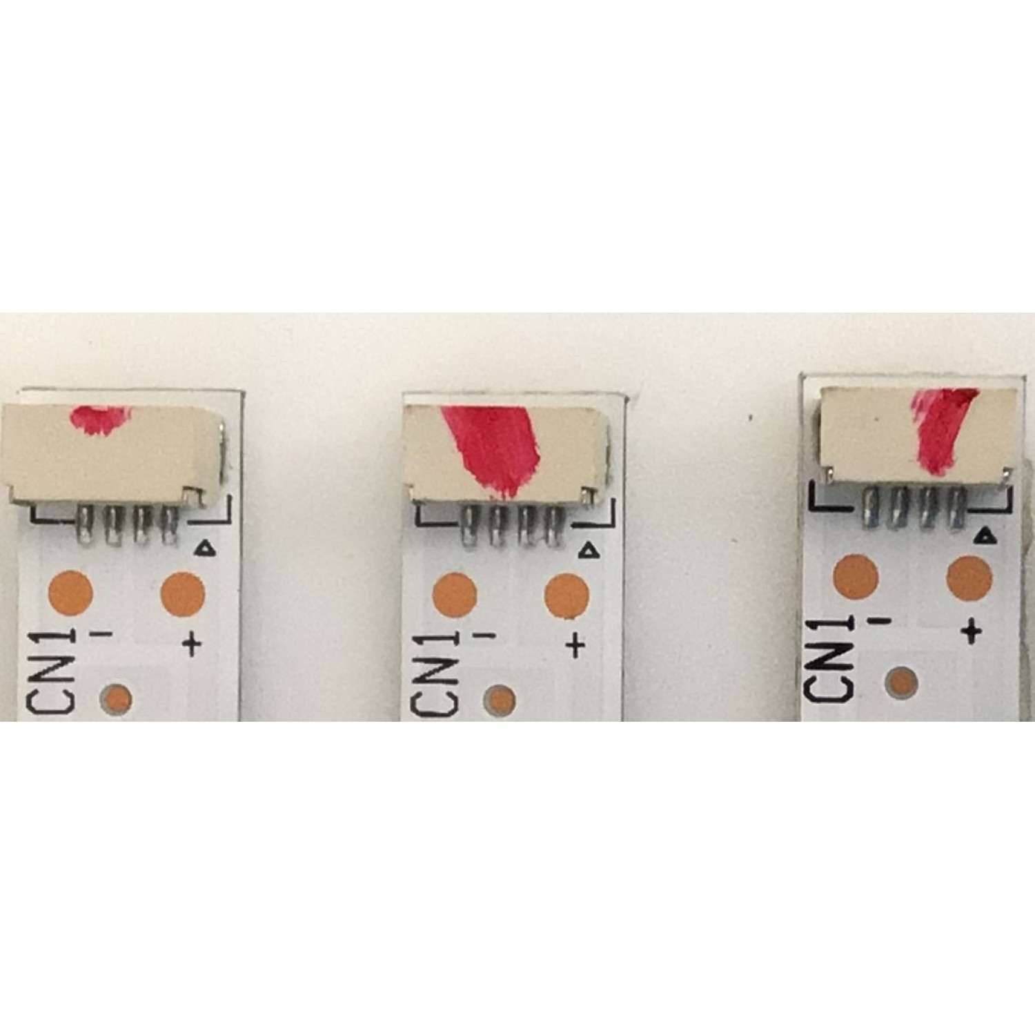KIT DE LEDS PARA TV PHILIPS ORIGINAL 6 PIEZAS / NUMERO DE PARTE UDULEDREF006 / RF-EN650002SR30-1001 / 65W10S1P / UDULEDREF006 REV.A / DISPLAY HV650QUB-F70 REV.2.0 / MODELOS 65PFL4756/F7 / 65PFL5766/F7 - Imagen 4