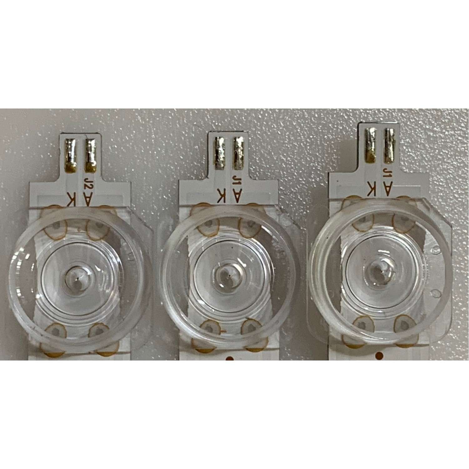 KIT DE LED'S PARA TV HITACHI ( 3 PZ ) / NUMERO DE PARTE 30342008206 / 30342008207 / LED42D08A-ZC26AG-01 / LED42D08B-ZC26AG-01 / E78030 / MODELO 43C61 - Imagen 5