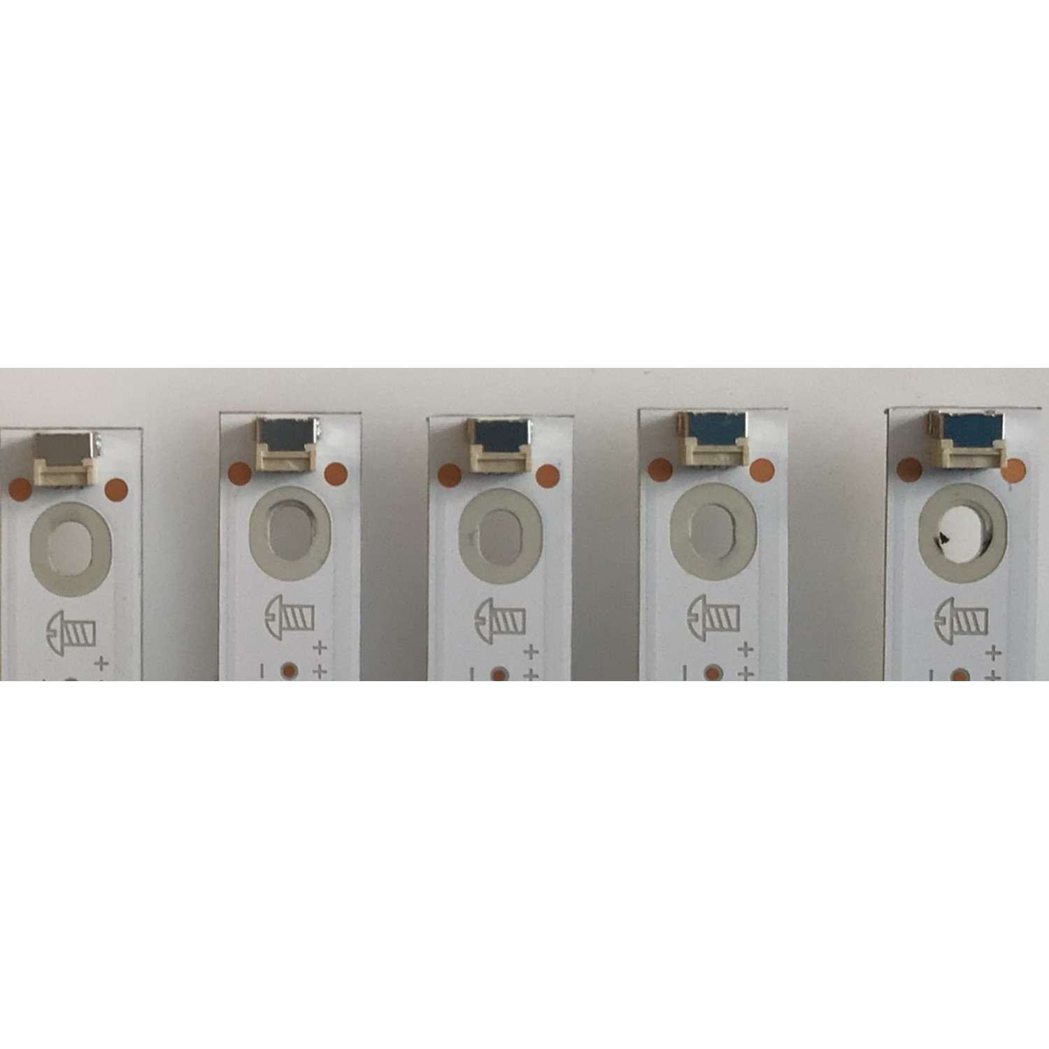 KIT DE LED'S PARA TV INSIGNIA ( 5 PZ ) / NUMERO DE PARTE 210BZ11D0B334BR02X / GJBBY585X11BB11 / LB-GM3030-GJBBY585X11BB11-S / YSL-LE479275 / 58BB11 / PANEL TPT580WR-U2T01D / MODELO NS-58F301NA22 / NS-58F301NA22 REV A - Imagen 2