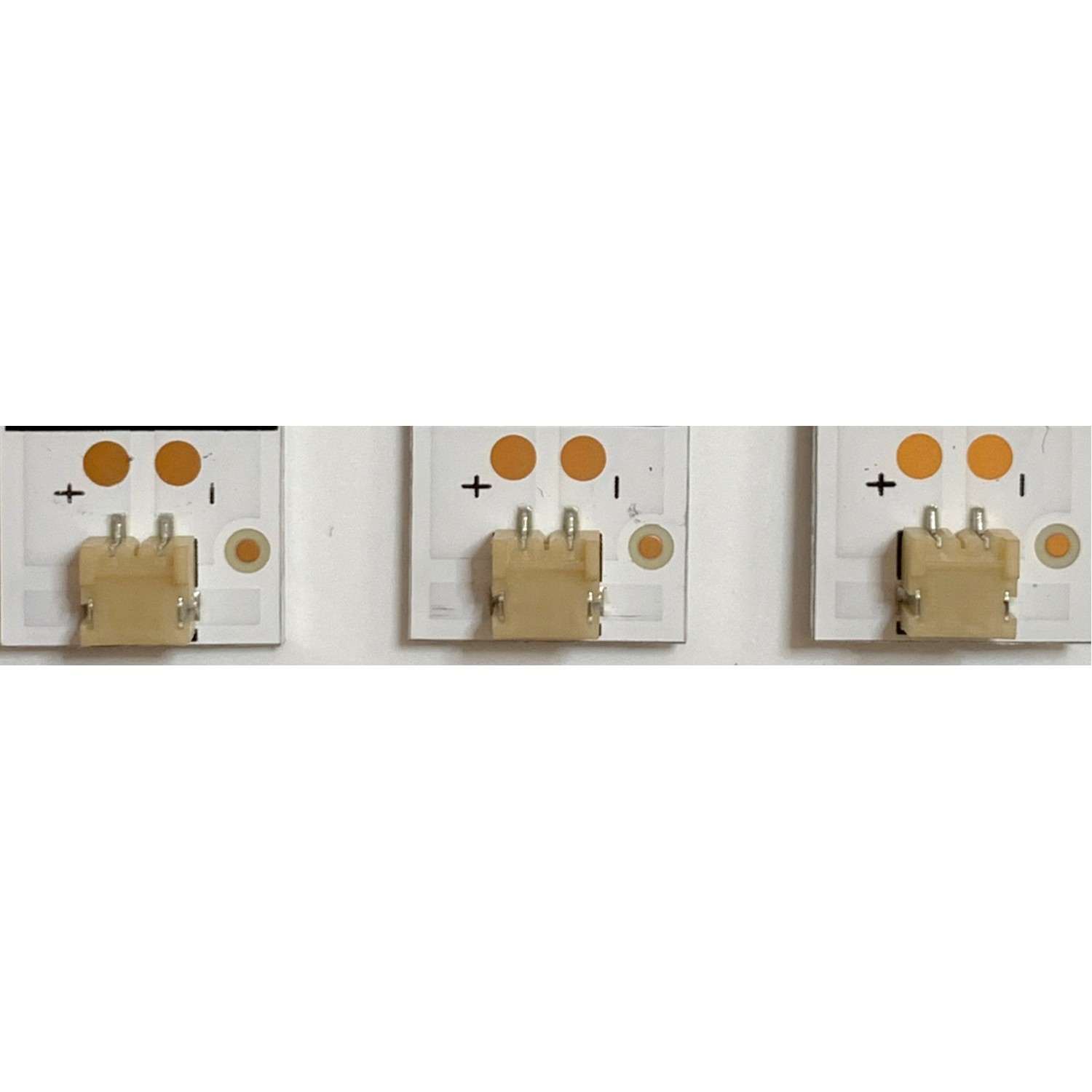 KIT DE LEDS PARA TV HISENSE ORIGINAL 3 PIEZAS / NUMERO DE PARTE HD425Y1U51 / HD425Y1U51-T0L6 / 2021012201 / APT-HXLB21008 / APT-HXLB21008 / 1264259 / PANEL HD425Y1U51-T0L2 / DISPLAY T430QVN03.7 / MODELOS 43A6G / 43A6GV / 43R6E4 - Imagen 2